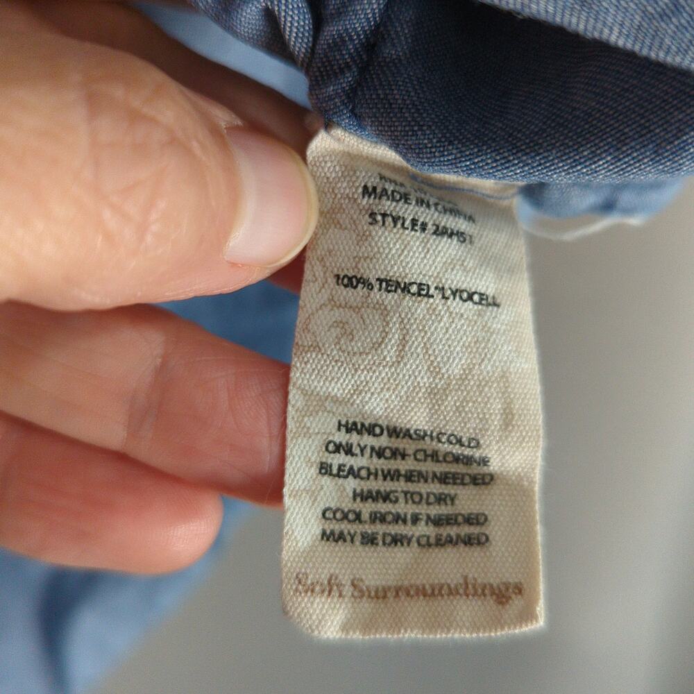 Soft Surroundings Shirt Womens M Blue Chambray Asymmetric Roll Tab - Picture 3 of 7